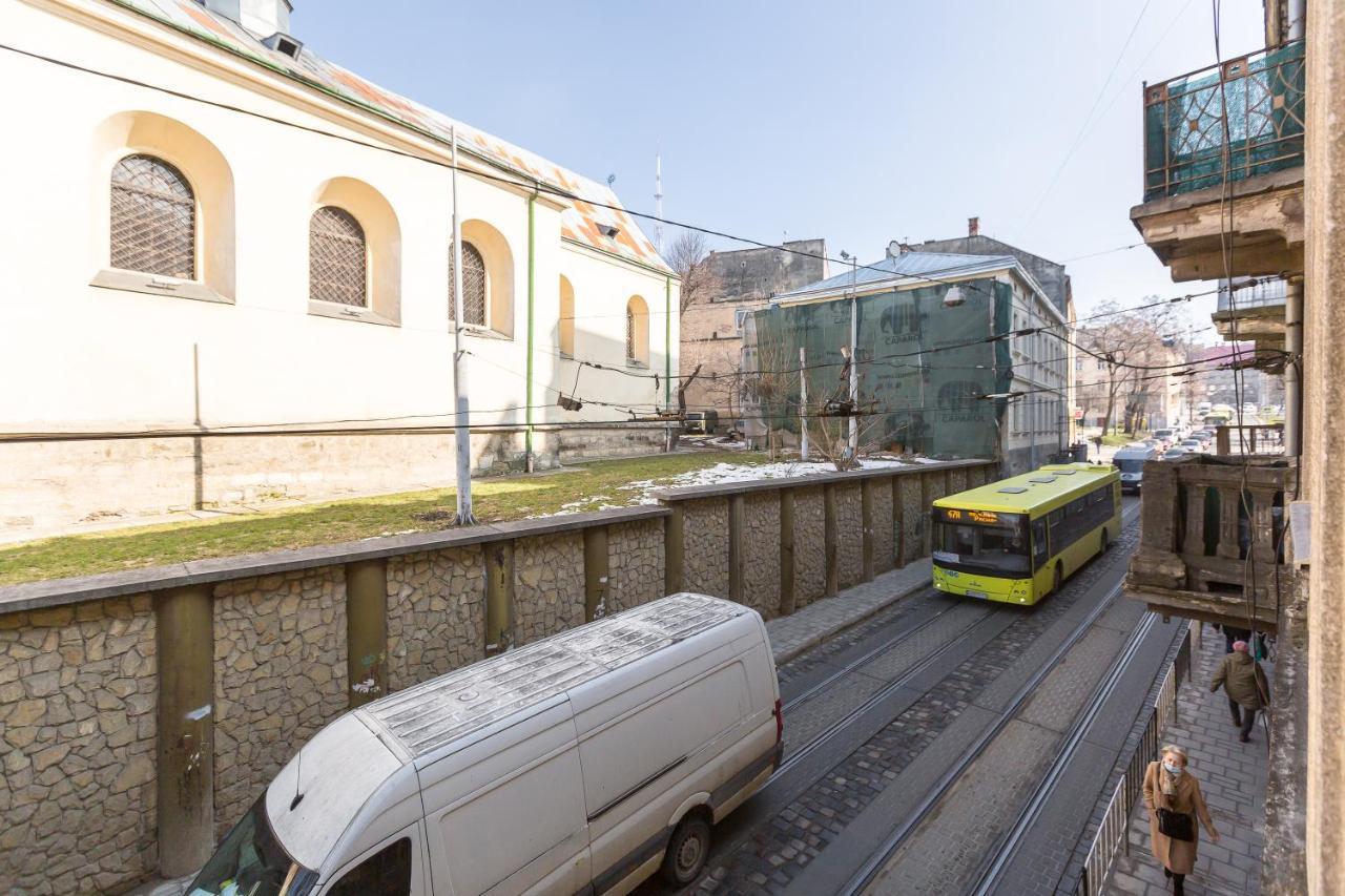 Квартира Студія Біля Оперного Театру По Вулиці Гонти 4-3А Lviv Buitenkant foto