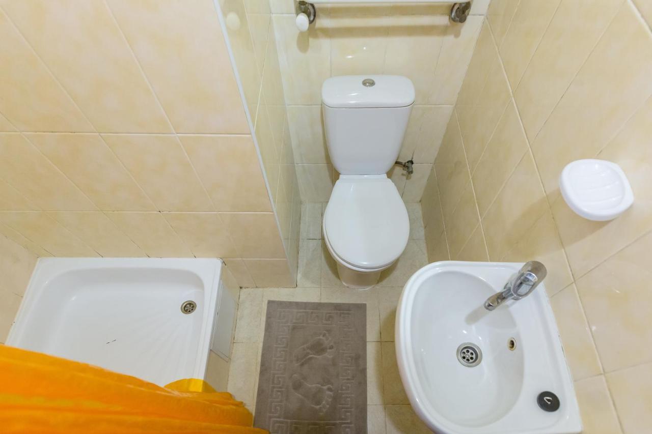Квартира Студія Біля Оперного Театру По Вулиці Гонти 4-3А Lviv Buitenkant foto